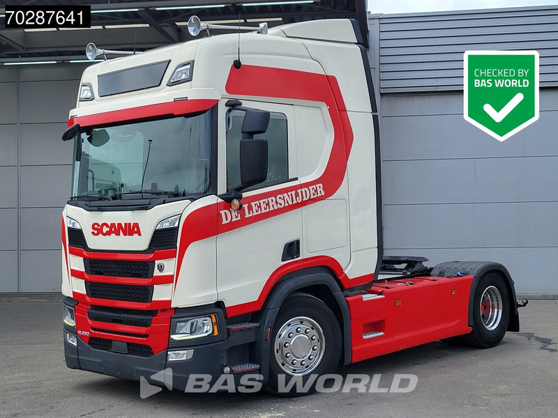 Scania R450 4X2 Retarder 2x Tanks Standklima LED Navi - Tracteur routier: photos 1 Scania R450 4X2 Retarder 2x Tanks Standklima LED Navi - Tracteur routier: photos 1