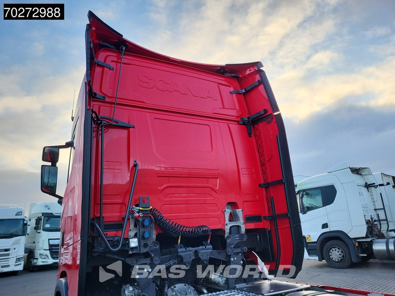 Scania S460 4X2 NEW! Retarder ACC Navi Standklima 2X Tanks - Tracteur routier: photos 3 Scania S460 4X2 NEW! Retarder ACC Navi Standklima 2X Tanks - Tracteur routier: photos 3