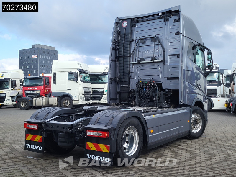 Volvo FH16 750 4X2 2x Tanks Standklima ACC Alcoa's LED - Tracteur routier: photos 5 Volvo FH16 750 4X2 2x Tanks Standklima ACC Alcoa's LED - Tracteur routier: photos 5