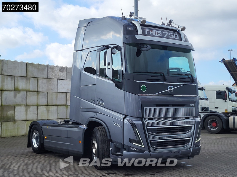Volvo FH16 750 4X2 2x Tanks Standklima ACC Alcoa's LED - Tracteur routier: photos 3 Volvo FH16 750 4X2 2x Tanks Standklima ACC Alcoa's LED - Tracteur routier: photos 3