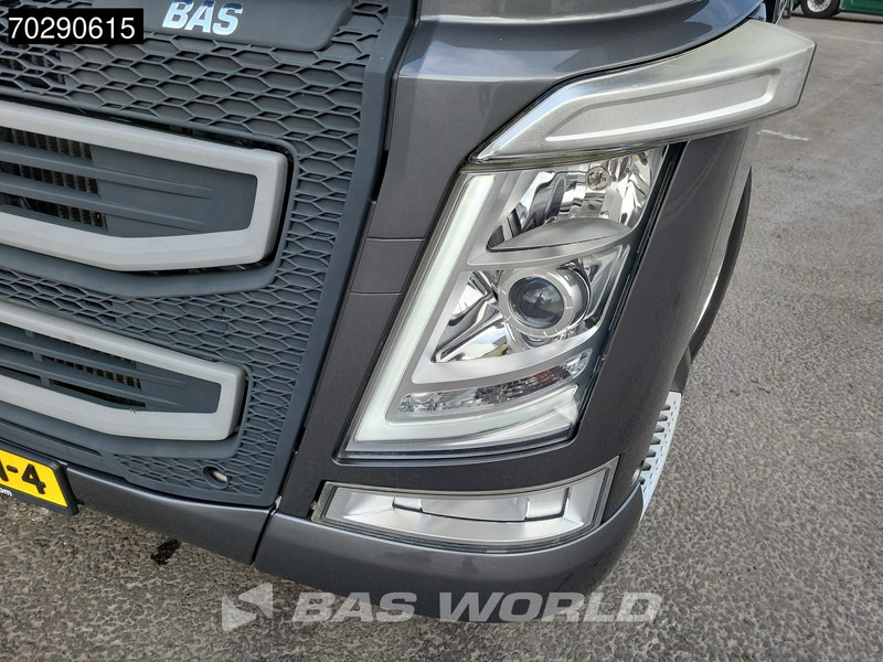 Volvo FH 420 FH 4X2 NL-Truck STX Horse truck + Living 4 Horses Navi ACC Euro 6 — crédit-bail Volvo FH 420 FH 4X2 NL-Truck STX Horse truck + Living 4 Horses Navi ACC Euro 6: photos 16