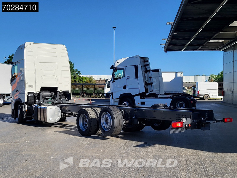 Volvo FH 62 R AERO 6X2 NEW Horsetruck chassis Lift+Lenkachse Dynamic Steering Mirror cam Euro 6 - Châssis cabine: photos 2 Volvo FH 62 R AERO 6X2 NEW Horsetruck chassis Lift+Lenkachse Dynamic Steering Mirror cam Euro 6 - Châssis cabine: photos 2