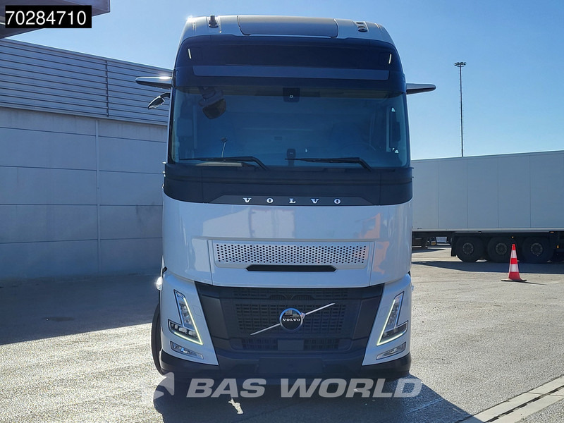 Volvo FH 62 R AERO 6X2 NEW Horsetruck chassis Lift+Lenkachse Dynamic Steering Mirror cam Euro 6 - Châssis cabine: photos 5 Volvo FH 62 R AERO 6X2 NEW Horsetruck chassis Lift+Lenkachse Dynamic Steering Mirror cam Euro 6 - Châssis cabine: photos 5