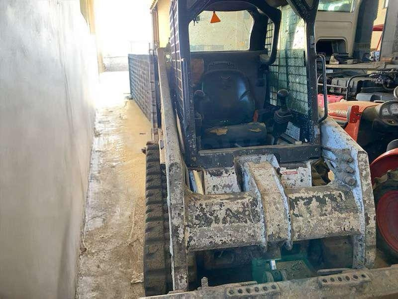 Bobcat T140 - Chargeuse compacte sur chenilles: photos 1 Bobcat T140 - Chargeuse compacte sur chenilles: photos 1