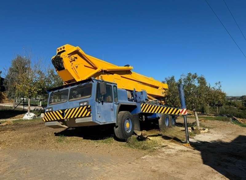 CONDOR 125/S - Grue mobile: photos 1 CONDOR 125/S - Grue mobile: photos 1