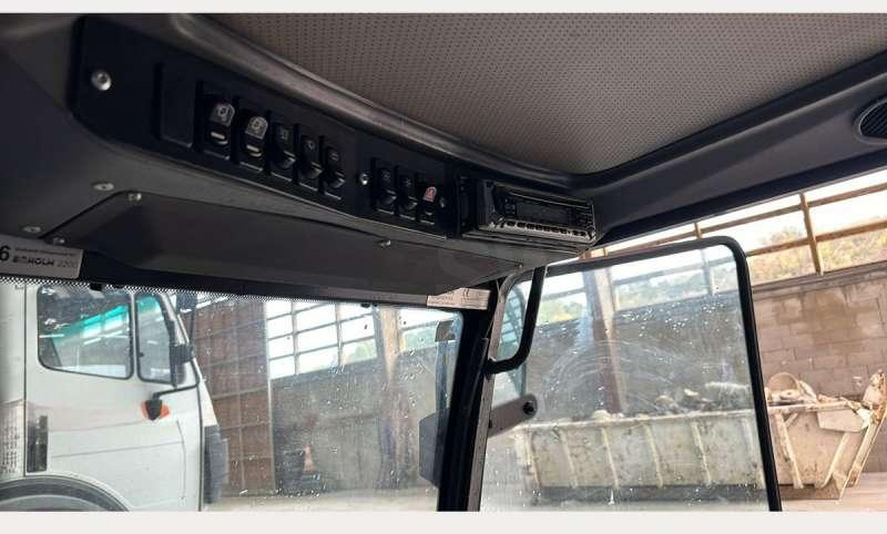 EGHOLM MASKINER 22A - Balayeuse de voirie: photos 4 EGHOLM MASKINER 22A - Balayeuse de voirie: photos 4