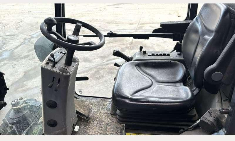 EGHOLM MASKINER 22A - Balayeuse de voirie: photos 3 EGHOLM MASKINER 22A - Balayeuse de voirie: photos 3