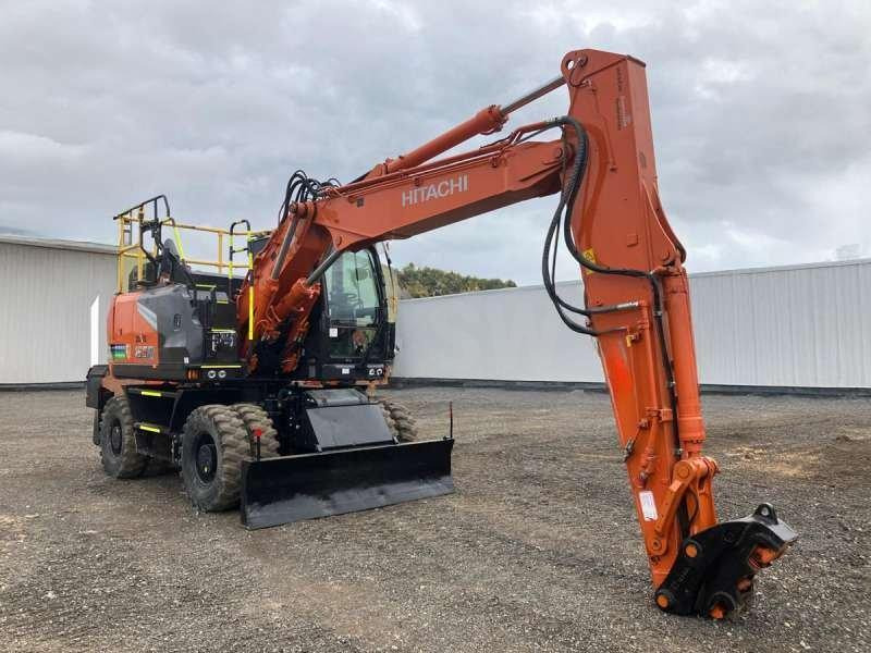 Hitachi ZX155W-7 - Pelle sur pneus: photos 2 Hitachi ZX155W-7 - Pelle sur pneus: photos 2
