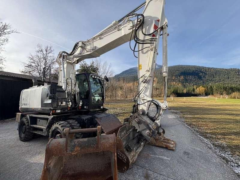 Hitachi ZX190W-5B - Pelle sur pneus: photos 1 Hitachi ZX190W-5B - Pelle sur pneus: photos 1