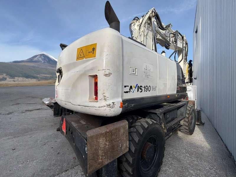 Hitachi ZX190W-5B - Pelle sur pneus: photos 5 Hitachi ZX190W-5B - Pelle sur pneus: photos 5