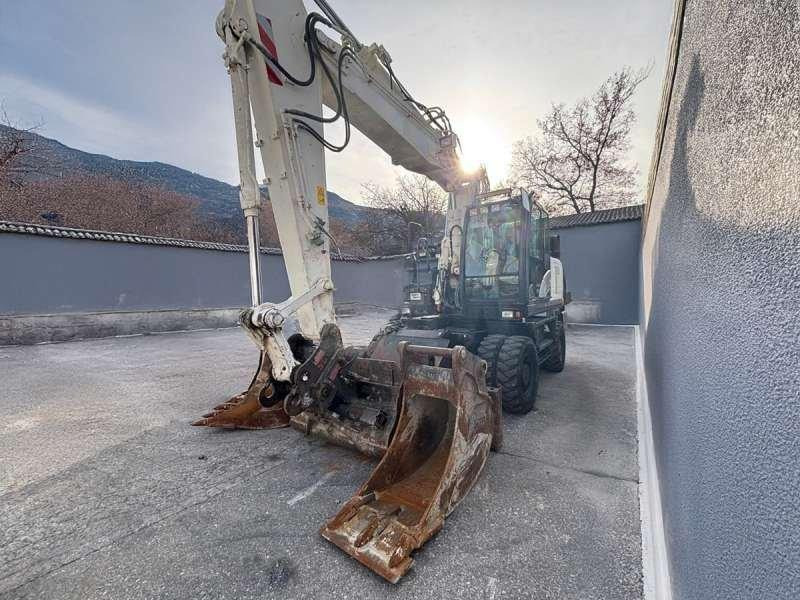 Hitachi ZX190W-5B - Pelle sur pneus: photos 2 Hitachi ZX190W-5B - Pelle sur pneus: photos 2