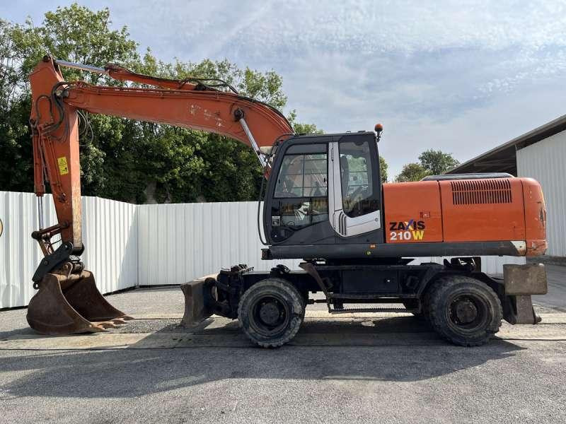 Hitachi ZX210W-3 - Pelle sur pneus: photos 4 Hitachi ZX210W-3 - Pelle sur pneus: photos 4