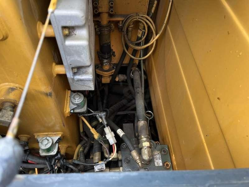 Pelle sur pneus Hyundai ROBEX 55W-9 / R55W-9: photos 35