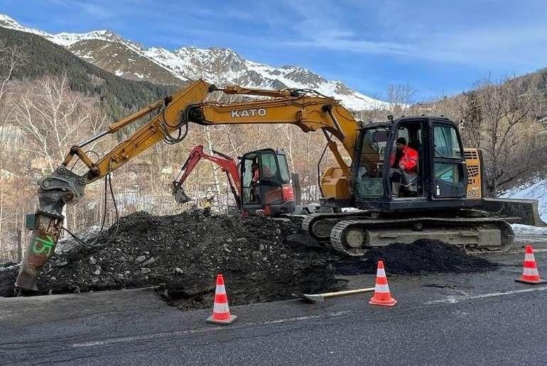 Kato HD514MR - Pelle sur chenille: photos 4 Kato HD514MR - Pelle sur chenille: photos 4