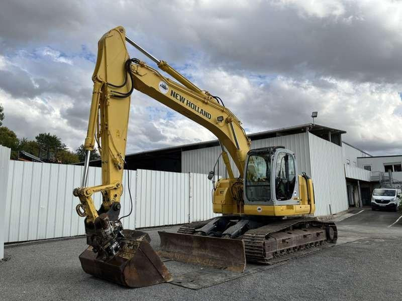 Kobelco SK235SRNLC-1ES - Pelle sur chenille: photos 2 Kobelco SK235SRNLC-1ES - Pelle sur chenille: photos 2