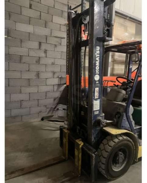 Komatsu FD25T-14 - Chariot élévateur diesel: photos 2 Komatsu FD25T-14 - Chariot élévateur diesel: photos 2