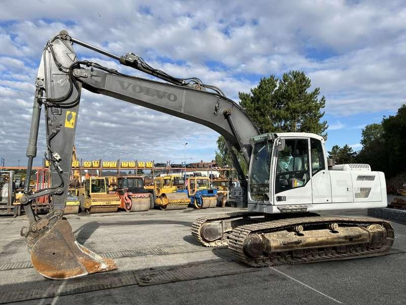 Volvo EC220DL - Pelle sur chenille: photos 3 Volvo EC220DL - Pelle sur chenille: photos 3