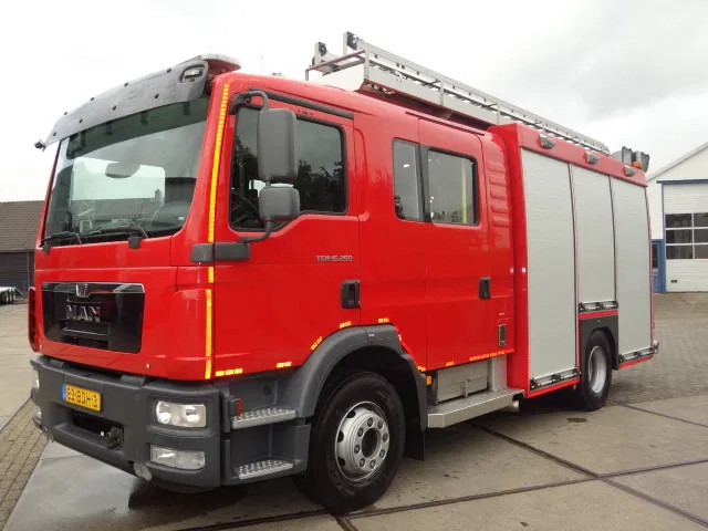 Camion de pompier MAN TGM 15.250 FIRE TRUCK,2000 LITER TANK, FOAM TANK, AIRCO,WITH EQUIPMENT: photos 16