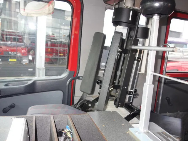 Camion de pompier Mercedes-Benz Actros 1831 4X4 ZIEGLER BOMBEROS POMP,2500 L TANK: photos 11