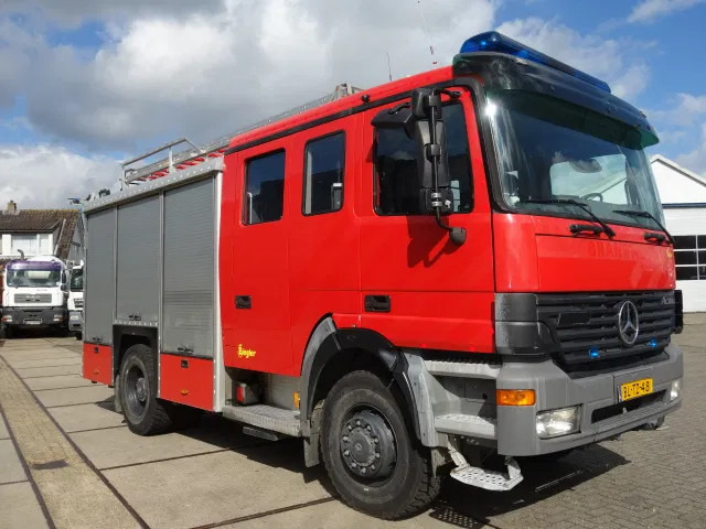 Mercedes-Benz Actros 1831 4X4 ZIEGLER BOMBEROS POMP,2500 L TANK - Camion de pompier: photos 2 Mercedes-Benz Actros 1831 4X4 ZIEGLER BOMBEROS POMP,2500 L TANK - Camion de pompier: photos 2