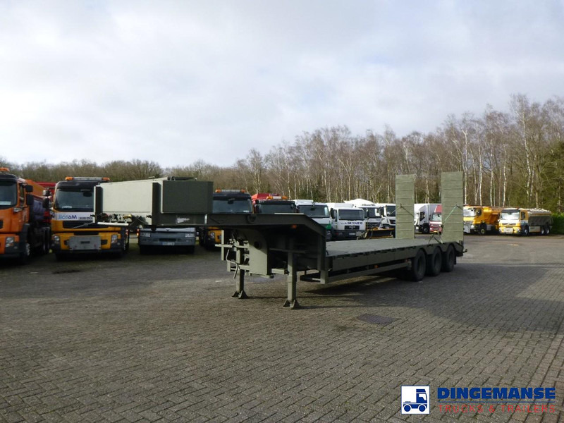 Broshuis 3-axle semi-lowbed trailer E-2130 / 73 t + ramps - Semi-remorque surbaissé: photos 1 Broshuis 3-axle semi-lowbed trailer E-2130 / 73 t + ramps - Semi-remorque surbaissé: photos 1