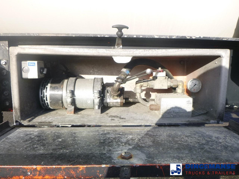 Feldbinder Powder tank alu 63 m3 (tipping) - Semi-remorque citerne: photos 5 Feldbinder Powder tank alu 63 m3 (tipping) - Semi-remorque citerne: photos 5