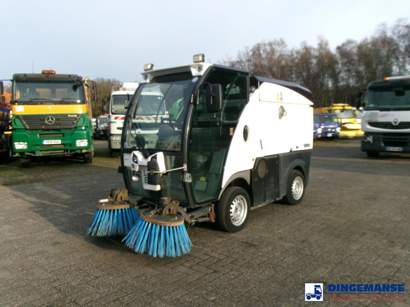 Johnston C101 street sweeper - Balayeuse de voirie: photos 1 Johnston C101 street sweeper - Balayeuse de voirie: photos 1
