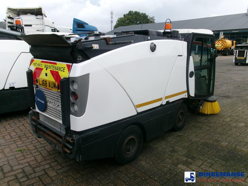 Johnston C202 compact street sweeper - Balayeuse de voirie: photos 4 Johnston C202 compact street sweeper - Balayeuse de voirie: photos 4