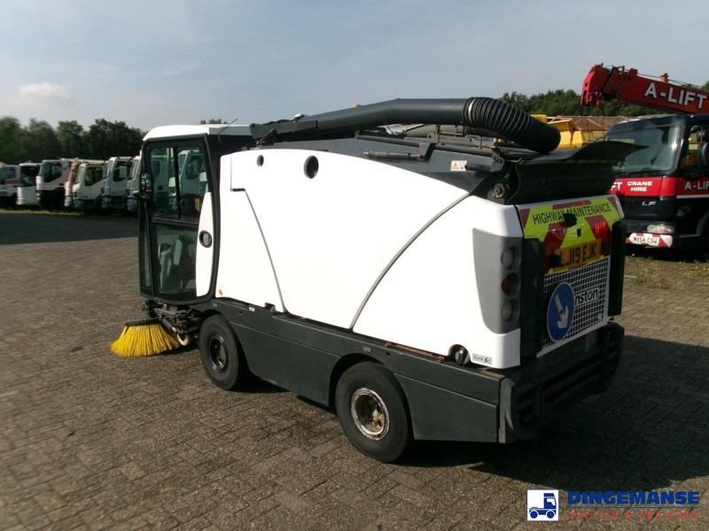Johnston C202 compact street sweeper - Balayeuse de voirie: photos 4 Johnston C202 compact street sweeper - Balayeuse de voirie: photos 4