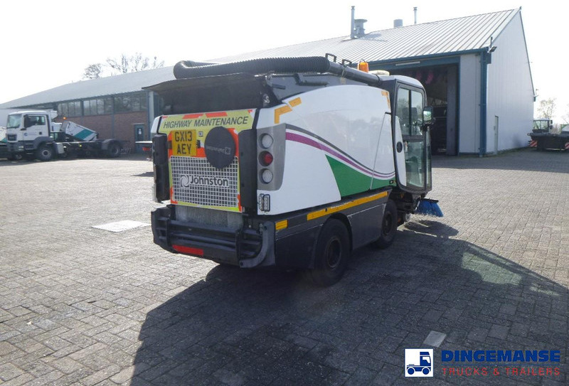 Johnston C202 compact street sweeper - Balayeuse de voirie: photos 4 Johnston C202 compact street sweeper - Balayeuse de voirie: photos 4