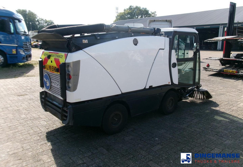 Johnston C202 compact street sweeper - Balayeuse de voirie: photos 4 Johnston C202 compact street sweeper - Balayeuse de voirie: photos 4