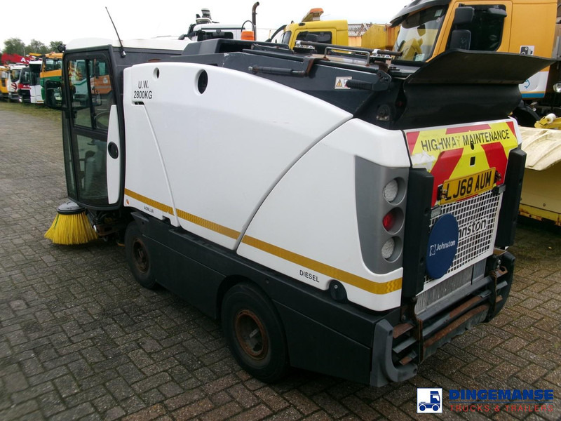Johnston C202 compact street sweeper - Balayeuse de voirie: photos 3 Johnston C202 compact street sweeper - Balayeuse de voirie: photos 3