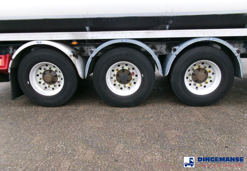 Lakeland Fuel tank alu 42.8 m3 / 6 comp + pump - Semi-remorque citerne: photos 5 Lakeland Fuel tank alu 42.8 m3 / 6 comp + pump - Semi-remorque citerne: photos 5