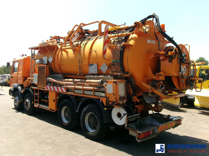MAN 41.463 8x4 Euro 2 vacuum tank ADR 15 m3 / 2 comp - Camion vidangeur: photos 3 MAN 41.463 8x4 Euro 2 vacuum tank ADR 15 m3 / 2 comp - Camion vidangeur: photos 3