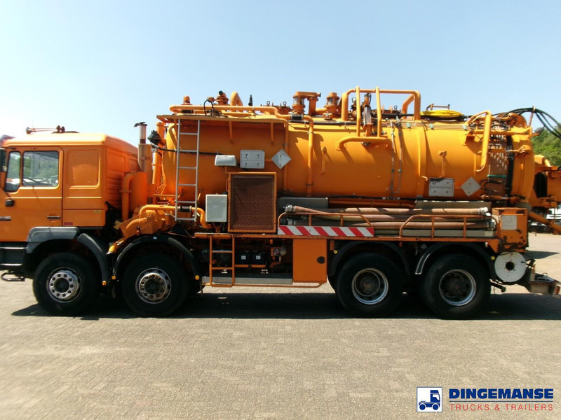 MAN 41.463 8x4 Euro 2 vacuum tank ADR 15 m3 / 2 comp - Camion vidangeur: photos 5 MAN 41.463 8x4 Euro 2 vacuum tank ADR 15 m3 / 2 comp - Camion vidangeur: photos 5