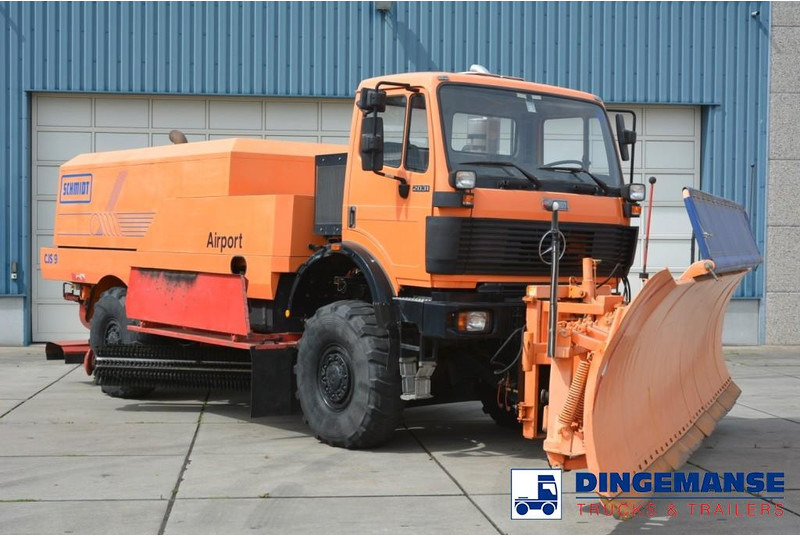 Mercedes-Benz SK 2031 4x4x4 Schmidt CJS9 airport sweeper snow plough - Engin de déneigement: photos 1 Mercedes-Benz SK 2031 4x4x4 Schmidt CJS9 airport sweeper snow plough - Engin de déneigement: photos 1