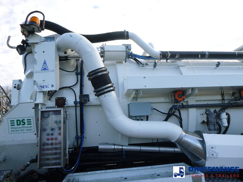 Scania P124-420 6x2 vacuum tank 10.5 m3 - Camion vidangeur: photos 5 Scania P124-420 6x2 vacuum tank 10.5 m3 - Camion vidangeur: photos 5