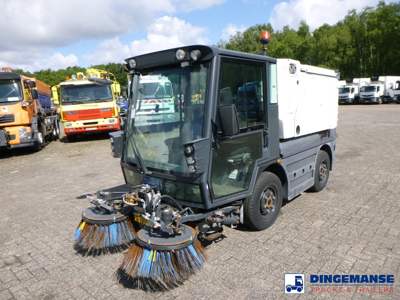 Schmidt Compact 200 street sweeper - Balayeuse de voirie: photos 1 Schmidt Compact 200 street sweeper - Balayeuse de voirie: photos 1