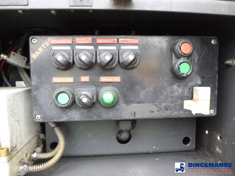 Camion citerne Volvo FE 340 6x2 fuel tank 22.1 m3 / 6 comp: photos 16 Camion citerne Volvo FE 340 6x2 fuel tank 22.1 m3 / 6 comp: photos 16