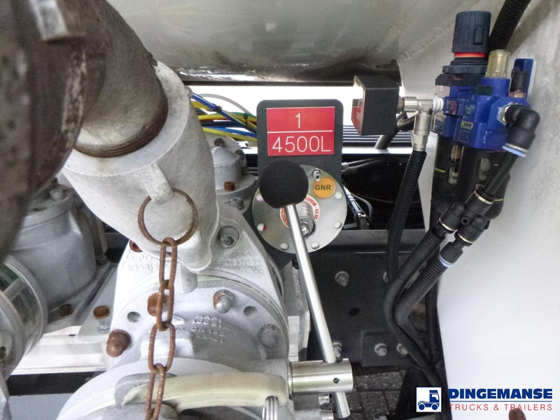 Camion citerne Volvo FE 340 6x2 fuel tank 22.1 m3 / 6 comp: photos 7 Camion citerne Volvo FE 340 6x2 fuel tank 22.1 m3 / 6 comp: photos 7