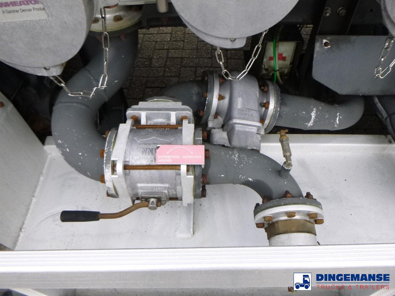 Camion citerne Volvo FE 340 6x2 fuel tank 22.1 m3 / 6 comp: photos 11 Camion citerne Volvo FE 340 6x2 fuel tank 22.1 m3 / 6 comp: photos 11