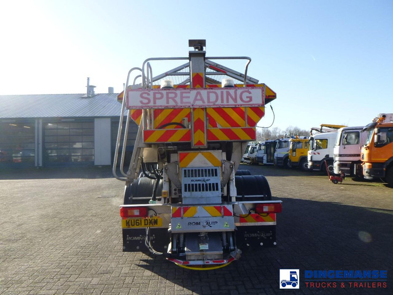 Volvo FE 340 6x4 RHD salt spreader / gritter - Engin de déneigement: photos 5 Volvo FE 340 6x4 RHD salt spreader / gritter - Engin de déneigement: photos 5