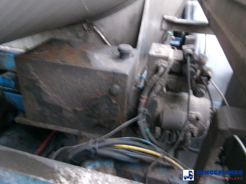 Semi-remorque citerne WHALE Vacuum tank inox 30 m3 / 1 comp + pump: photos 16