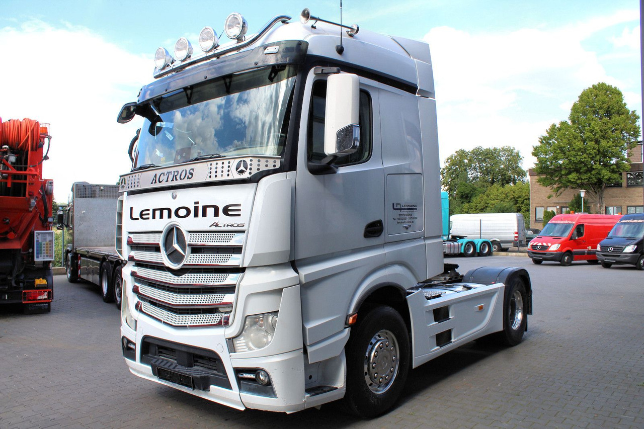 Mercedes-Benz Actros 1853 4x2 LS +Hydraulik + neuer AT-Motor - Tracteur routier: photos 3 Mercedes-Benz Actros 1853 4x2 LS +Hydraulik + neuer AT-Motor - Tracteur routier: photos 3