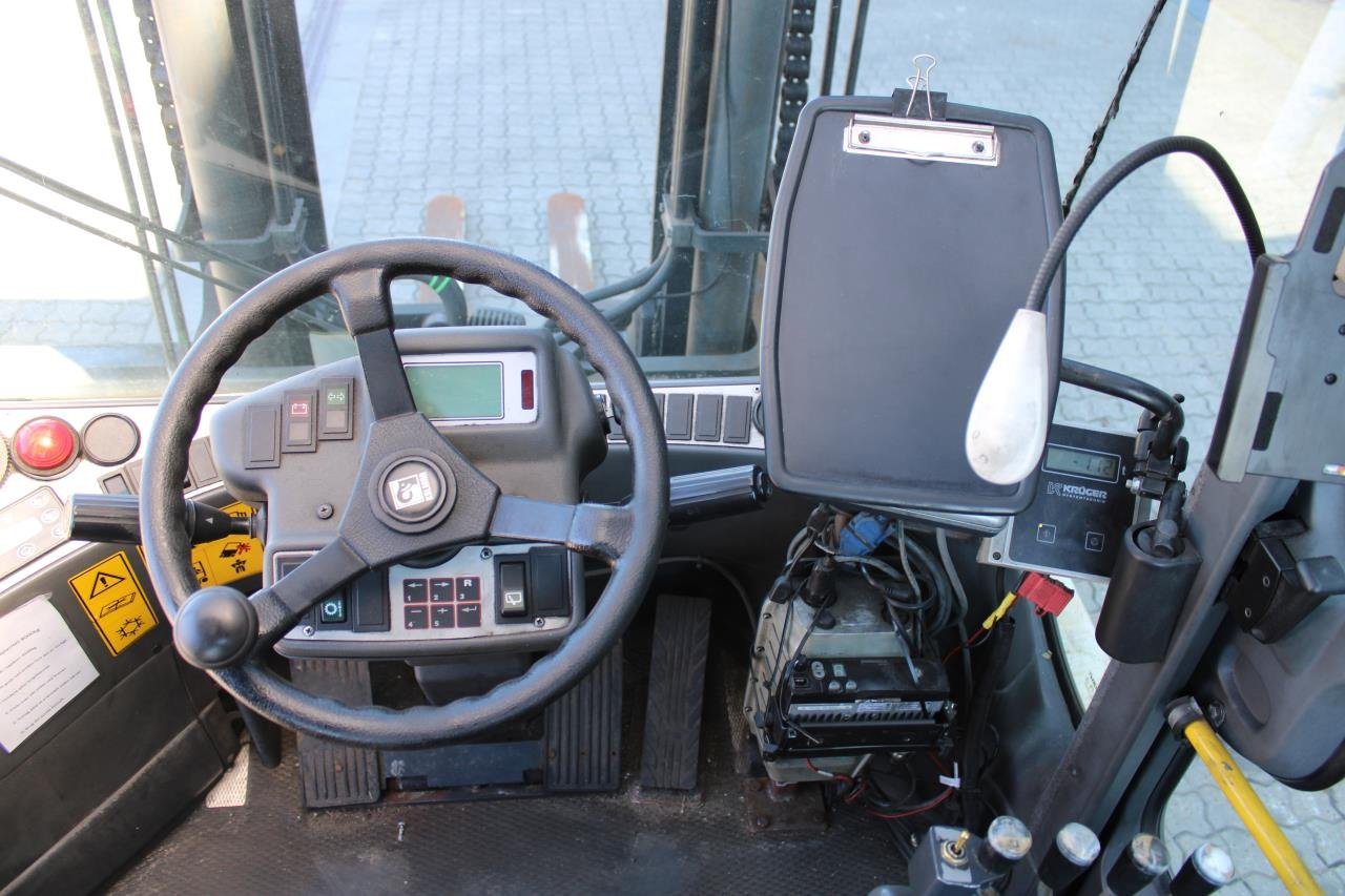 Kalmar DCE80-6 - Chariot élévateur diesel: photos 4 Kalmar DCE80-6 - Chariot élévateur diesel: photos 4