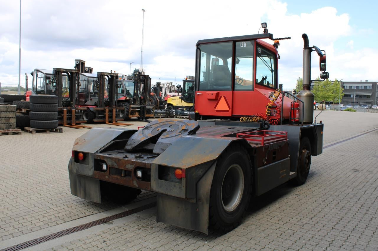 Kalmar TT618I - Tracteur portuaire: photos 3 Kalmar TT618I - Tracteur portuaire: photos 3