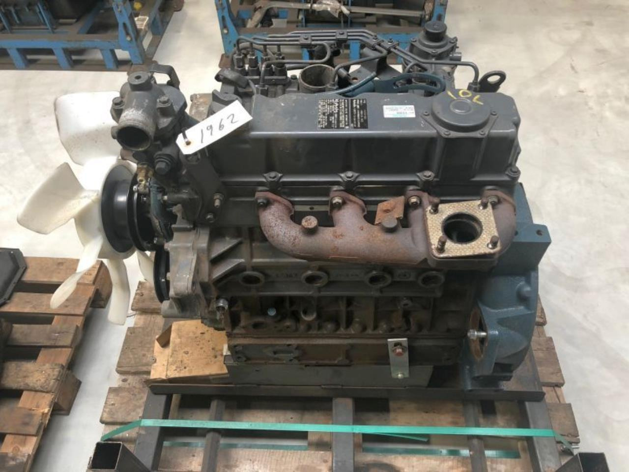 Kubota V3300-EU3 - Moteur: photos 2 Kubota V3300-EU3 - Moteur: photos 2