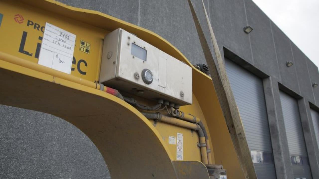 Liftec LTH120 - Semi-remorque surbaissé: photos 4 Liftec LTH120 - Semi-remorque surbaissé: photos 4