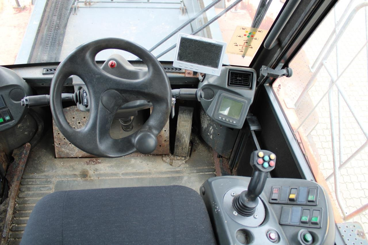 Linde C4531TL - Reach stacker: photos 4 Linde C4531TL - Reach stacker: photos 4