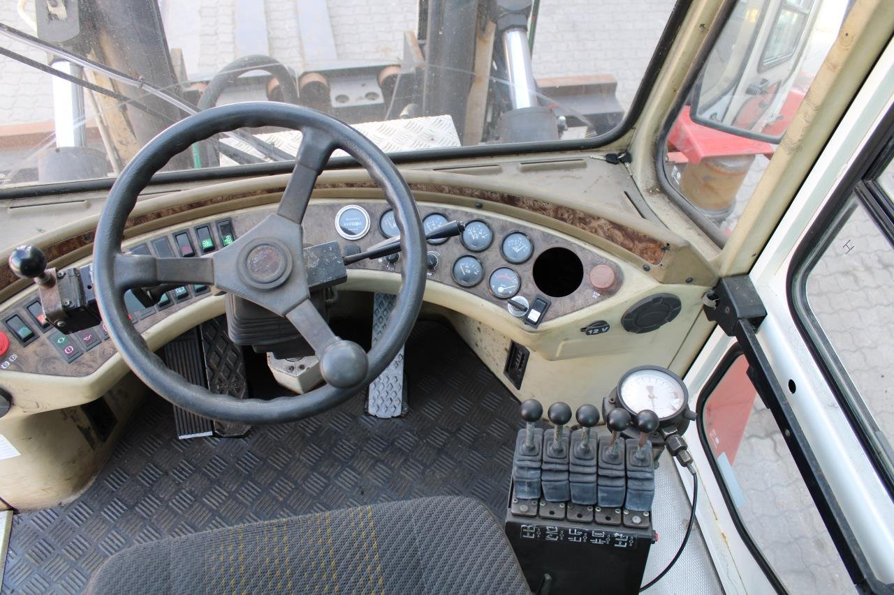 SveTruck 1260-30 - Chariot élévateur diesel: photos 4 SveTruck 1260-30 - Chariot élévateur diesel: photos 4